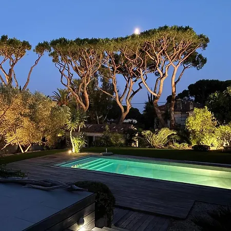 Villa Contemporaine à Sainte-maxime, Piscine, Proche Plage, 8 Pers., 4 étoiles - Fr-1-768-36