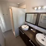 Contemporaine à Sainte-maxime, Piscine, Proche Plage, 8 Pers., 4 étoiles - Fr-1-768-36 * Sainte-Maxime