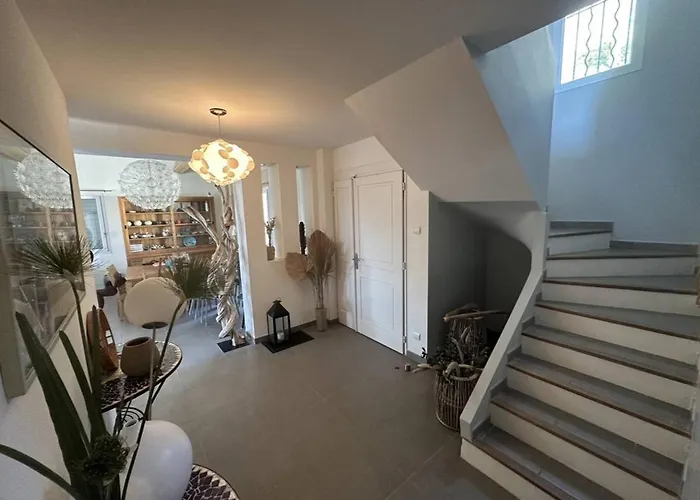 Contemporaine à Sainte-maxime, Piscine, Proche Plage, 8 Pers., 4 étoiles - Fr-1-768-36 Villa