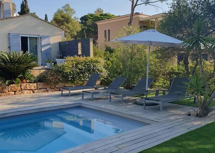 Villa Contemporaine à Sainte-maxime, Piscine, Proche Plage, 8 Pers., 4 étoiles - Fr-1-768-36